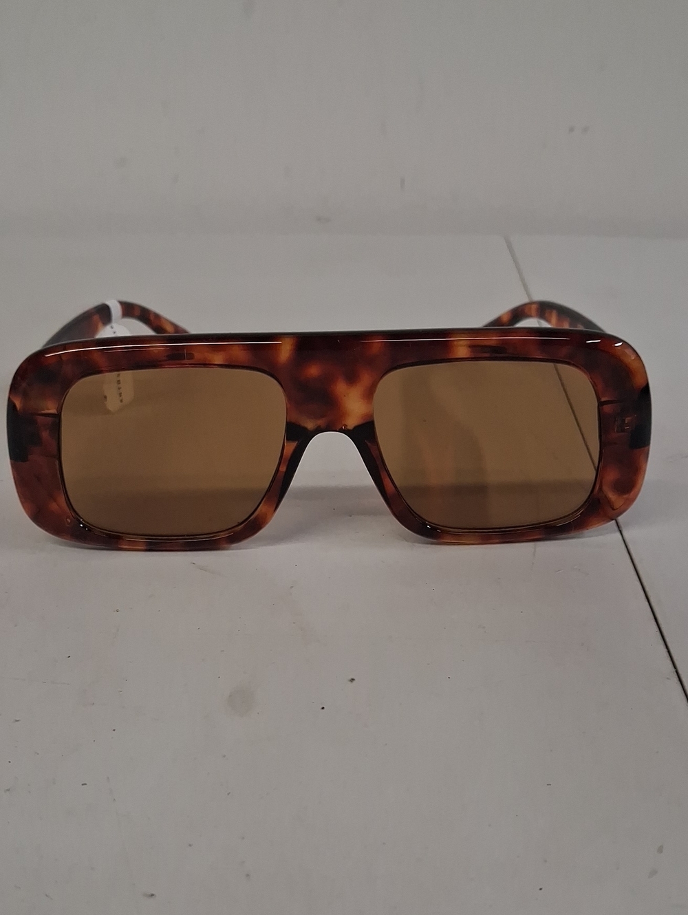 NWT Anthropologie Tortoise Sunglasses Unisex